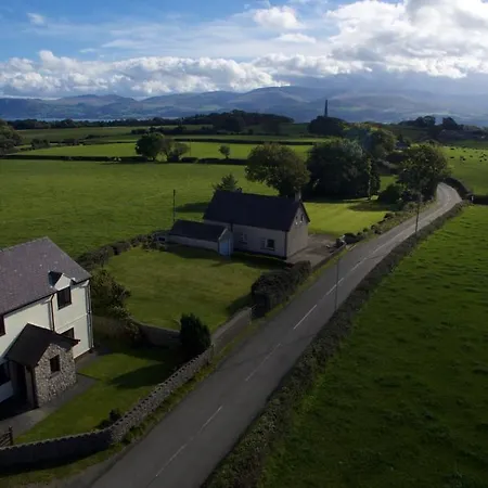 4 Bedroom Detached Farmhouse Mountain Views Beaumaris Exterior photo