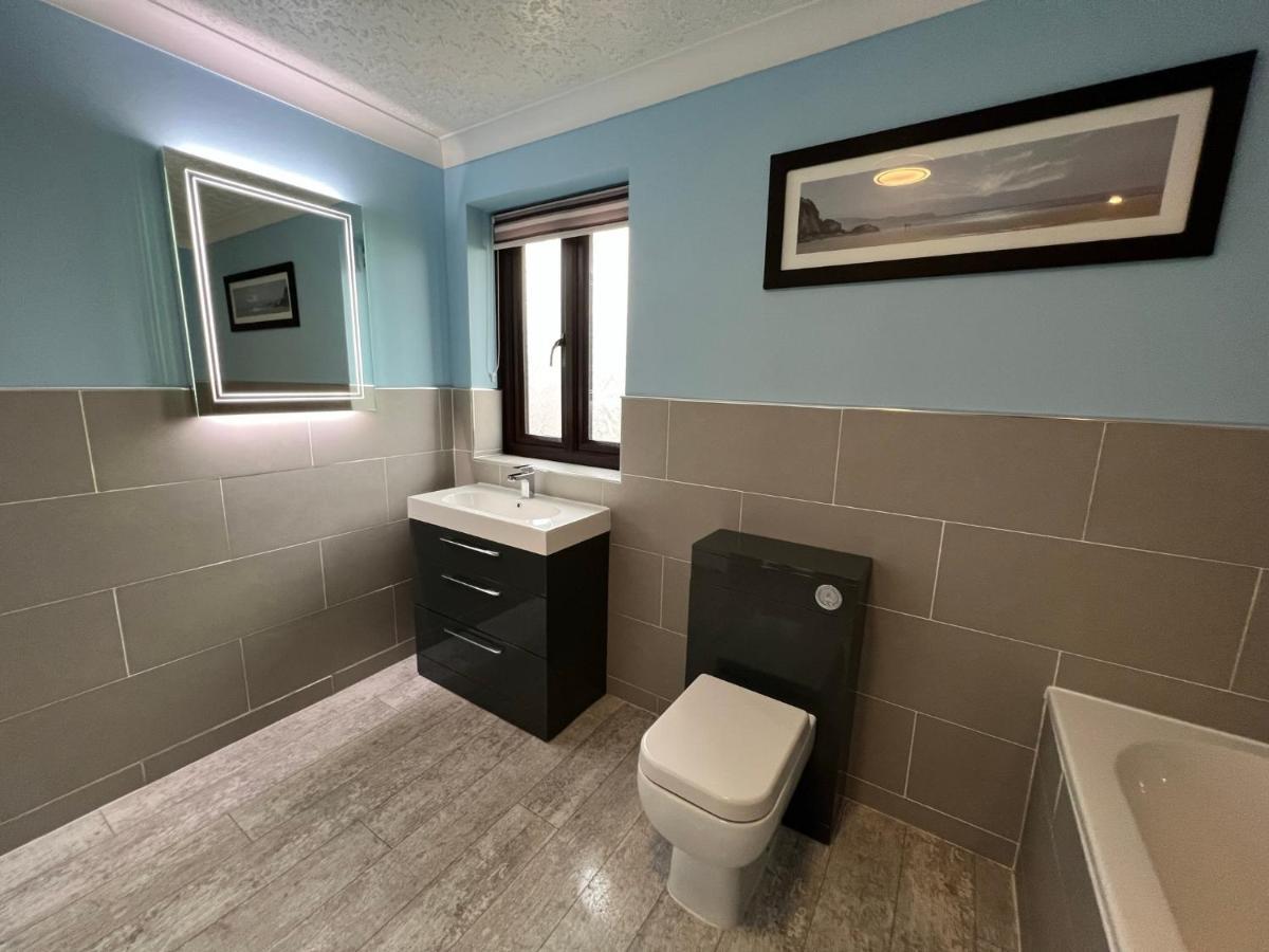 4 Bedroom Detached Mountain Views * Beaumaris