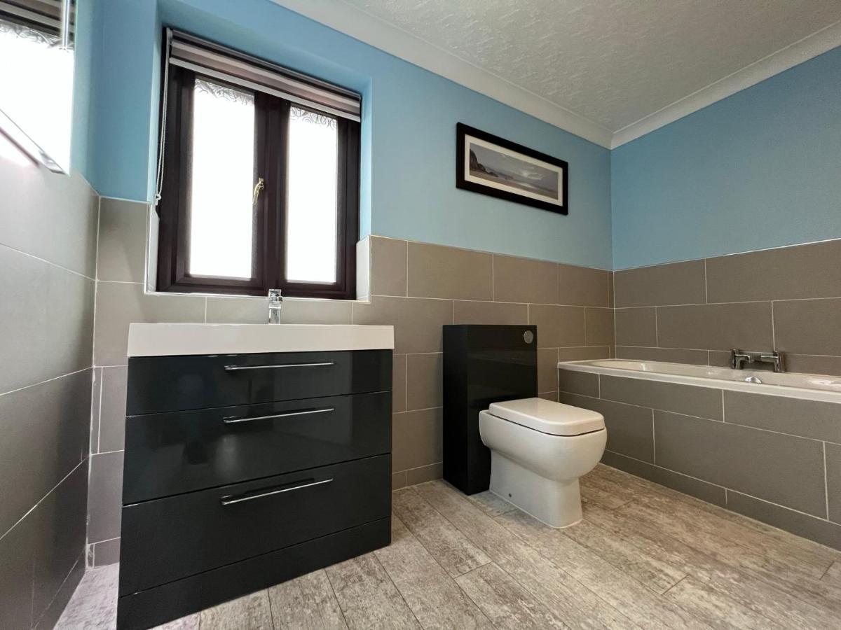 4 Bedroom Detached Mountain Views Beaumaris