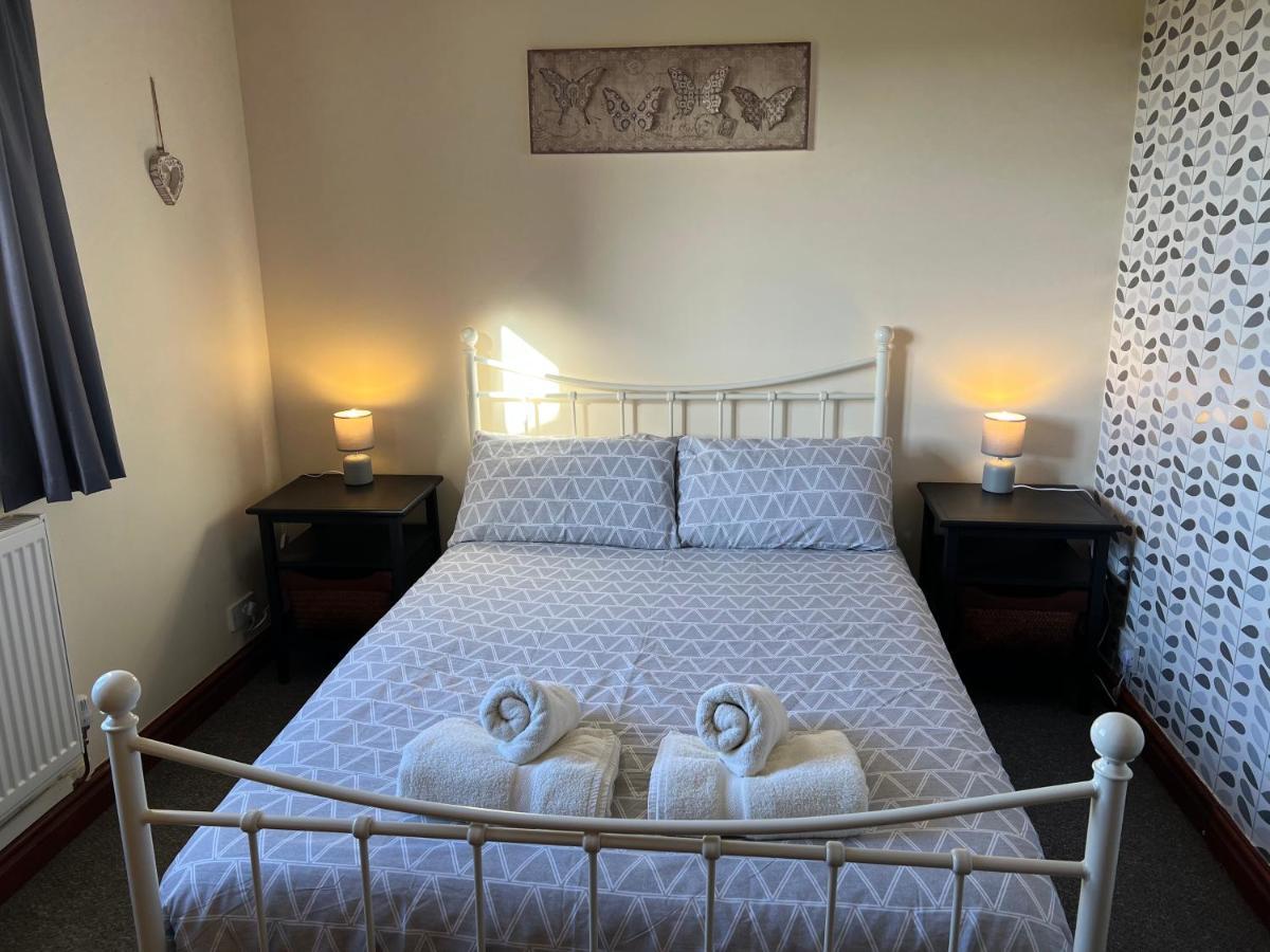4 Bedroom Detached Mountain Views * Beaumaris