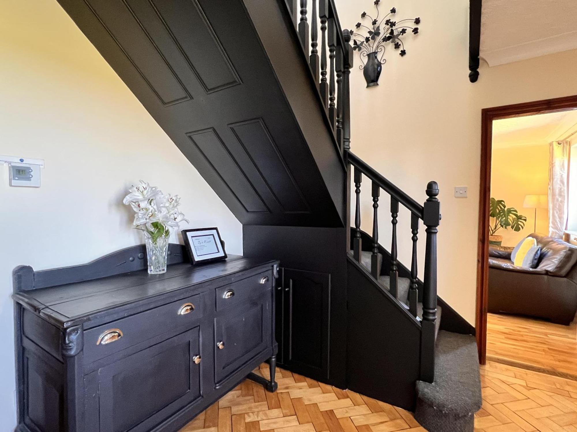 4 Bedroom Detached Mountain Views