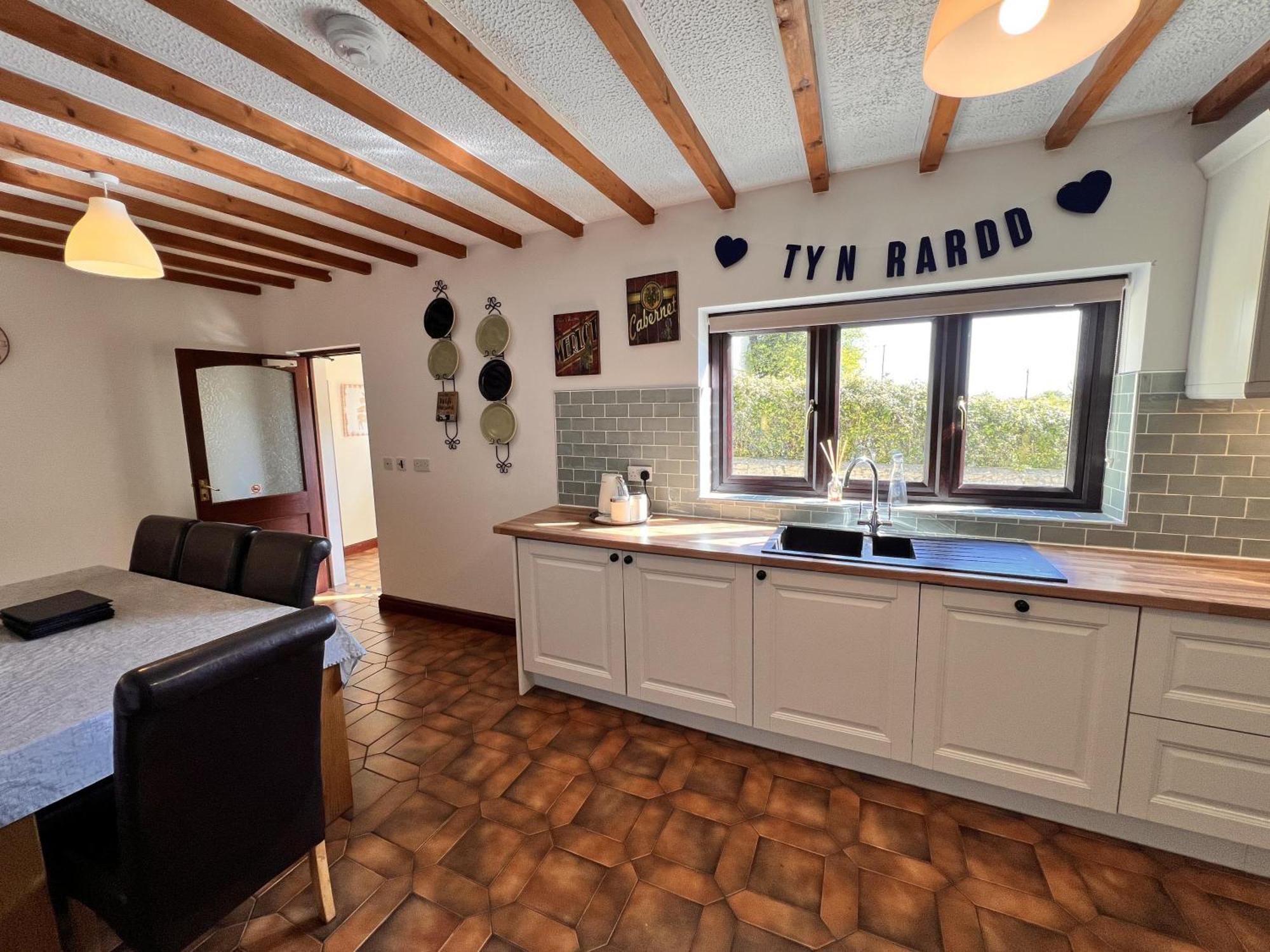 4 Bedroom Detached Mountain Views