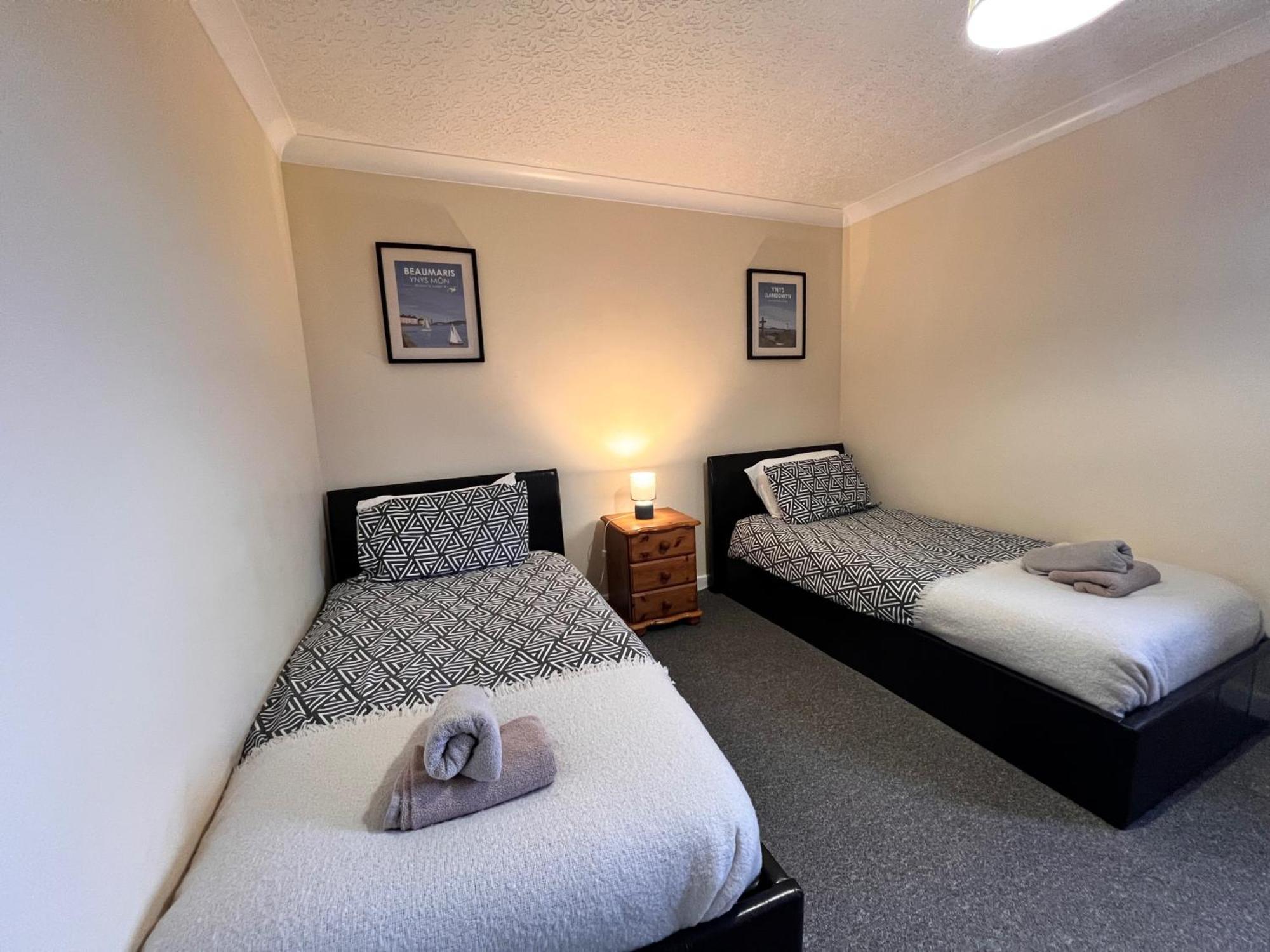 4 Bedroom Detached Mountain Views * Beaumaris